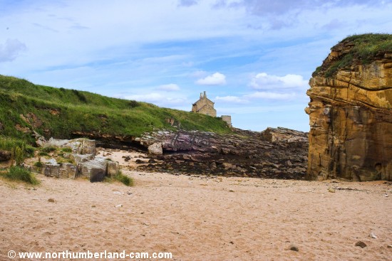 View along the small beach at Rumbling Kern.