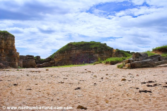 View along the small beach at Rumbling Kern.
