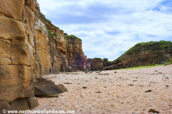 View along the small beach at Rumbling Kern.